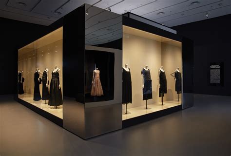 chanel exhibition v&a